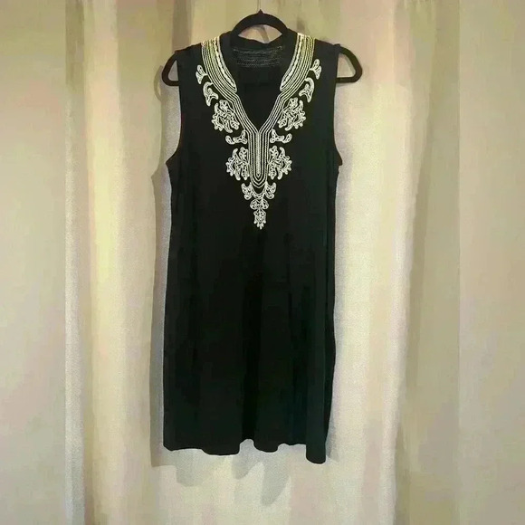 Women’s Black V-Cut Dress - Picture 1 of 5